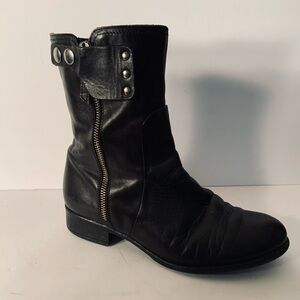 MANAS… Leather Ankle Boots